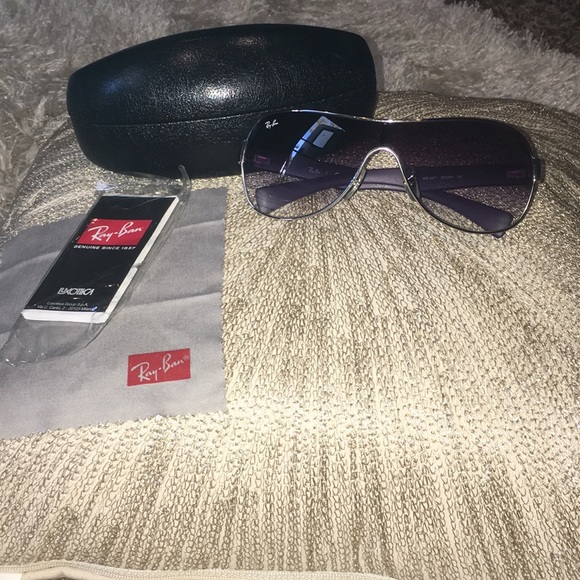Ray-Ban Accessories - Women’s Ray-Ban sunglasses